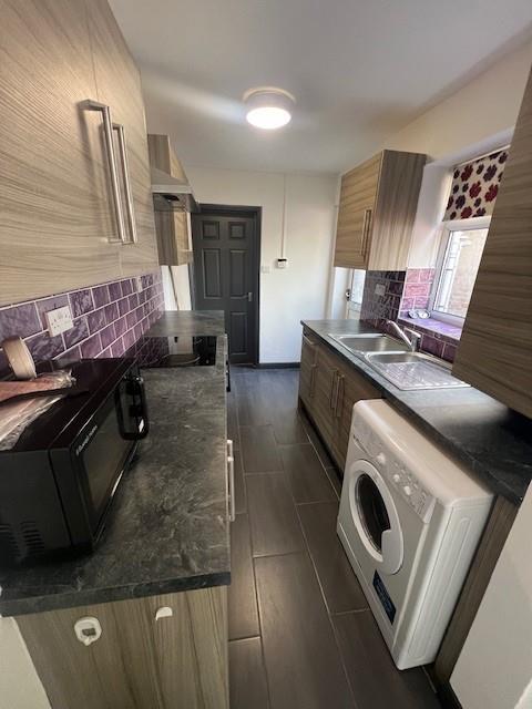 129 Charlotte Road,Bramall Lane,Sheffield,4 Bedrooms Bedrooms,2 BathroomsBathrooms,Terraced,1712